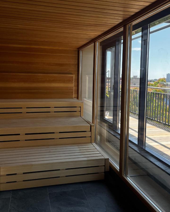 Sly Berlin Hotel Exterior photo A sauna at the top of the observation tower