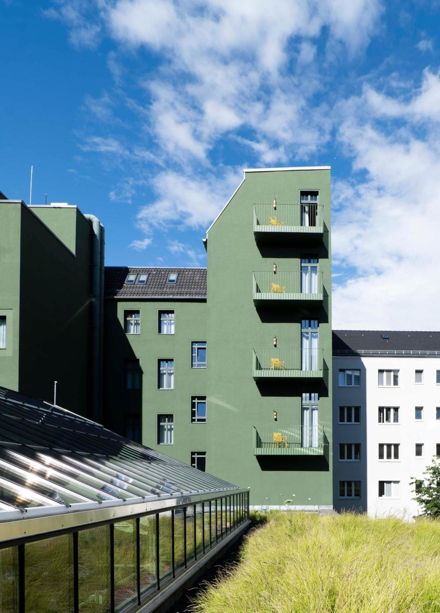 Sly Berlin Hotel Exterior photo The Green House